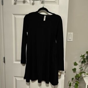 Zenana premium black free flow midi dress with pockets, long sleeves,